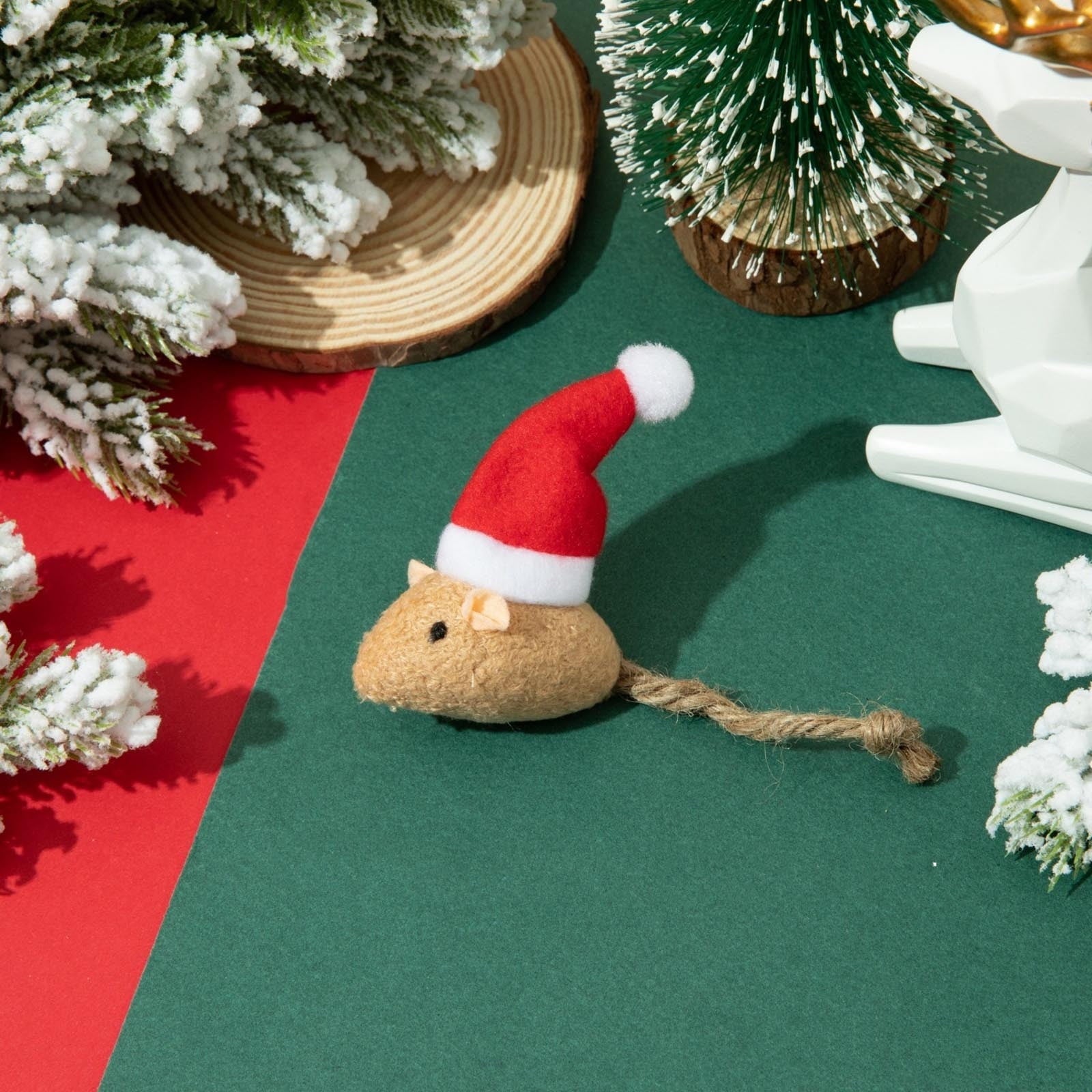 Catnip Toys Interactive Toy Christmas Hat Costume Plush Mouse Shaped Cat Toys for Cat Kitten Indoor D