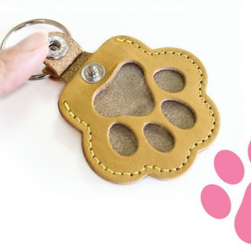 Round Paw Print Pet Hair Memorial Keychain, Leather Keepsake Charm for Dog & Cat Fur Storage - Pink